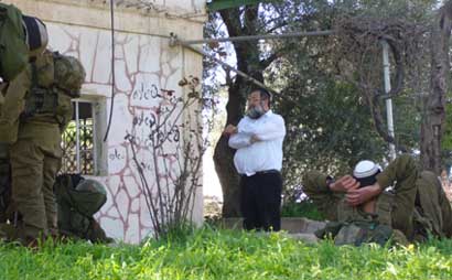 Pâques à Hébron : violation de propriété palestinienne par les colons et les soldats